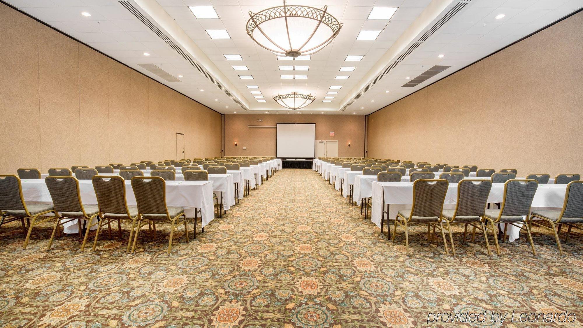 Chicago Nw Crystal Lk Conv Ctr By Ihg 3*