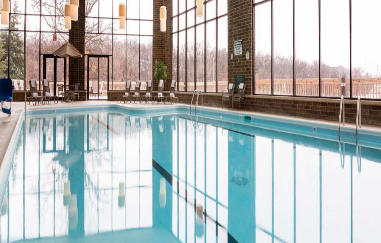 Chicago Nw Crystal Lk Conv Ctr By Ihg Hotel Crystal Lake